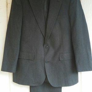 Brooks Brothers Black wool suit size 43 L 37
